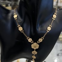 عقد ناعم تصميم ترندي عيار 18 وزن 4.3 جرام