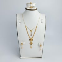 طقم بمخنق ذهب عيار 21 وزن 11 جرام