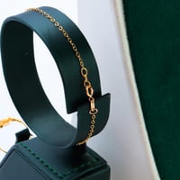 طقم ذهب عيار 21 وزن 8.98 جرام بتصميم انسيابي ناعم...