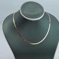 عقد ذهب فلات يلبس وجهين ( مطفي وسادة) عيار 18 وزن...