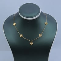 سلسال ذهب تصميم الفان كليف خمس وردات عيار 21 وزن 4...