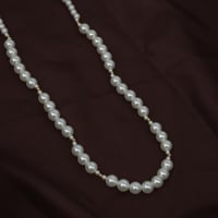 عقد مطعم بالؤلؤ الزراعي بتصميم الكرات الذهبية لأطل...