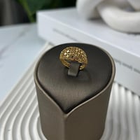 خاتم ذهب عيار 21 بتصميم شبكي فاخر بوزن 1,1 جرام