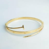 اسوارة المسمار ذهب مكس مع اللوف عيار 18