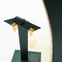 طقم ذهب عيار 21 وزن 6.33 جرام بتصميم أجنحة انسيابي...