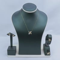 طقم ذهب باسكال عيار 18 مميز تصميم الماسي وزن 4.8 ج...