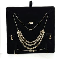 طقم ذهب الفان كليف ثلاثة دور عيار 21 وزن 15 جرام