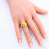 خاتم ذهب ايطالي عيار 21 وزن 3.52 جرام