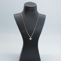 عقد ذهب روبيرتو كوين تصميم الماسي عيار 21 وزن 3.87...