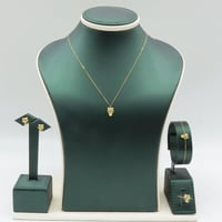 طقم ذهب بانثر ناعم تصميم الماسي عيار 18 وزن 2.82 ج...