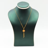 عقد ذهب عيار 21 "وردة الكنوز" بوزن 2.7 جرام