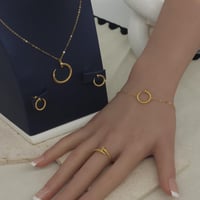 طقم المسمار بتصميم مموج ذهب عيار 21 وزن 7.9 جرام