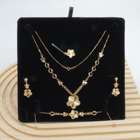 طقم ذهب عيار 21 وزن 18.78 جرام