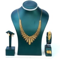 طقم ذهب كويتي بتصميم ملكي فاخر عيار 21 وزن 18.69 ج...