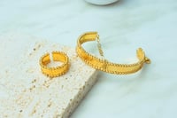 اسوارة مع خاتم ذهب عيار 21 تصميم الدوربكاء وزن 17...