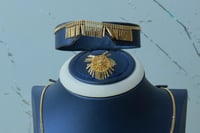 طقم ذهب تصميم انيق عيار 18 وزن 17.8 جرام