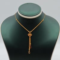 عقد ذهب عيار 21 تعليقة متدلية وزن 3.68 جرام بتصميم...