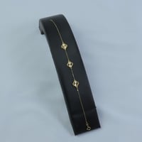 اسوارة فان كليف ذهب عيار 18 ثلاث وردات وزن 1.5 جرا...