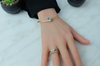 اسوارة مارلي ذهب مع خاتم بلون تيفاني تصميم ماسي عي...