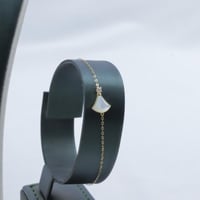 طقم ذهب عيار 18 تصميم ألماسي وزن 3.56 جرام – لإطلا...