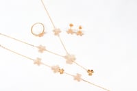 طقم الوردة تصميم الماسي عيار 21