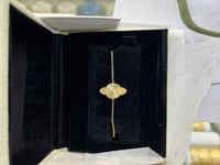 اسوارة فان كليف ذهب مع الملحقات عيار 18 وزن 5.5 جر...