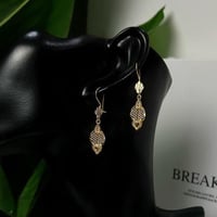 افخم حلق ذهب عيار 21 بتصميم شبكة وزن 2.4 جرام