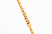 سوارة ذهب غصن الزيتون بتصميم الجنزير عيار 21 وزن 1...