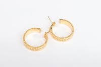 حلق ذهب تصميم فرزاتشي ذهب صافي عيار 18 وزن 3.5 جرا...