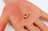 دلعي طفلك بحلق ذهب فخم وناعم عيار 18 وزن 0.9 جرام