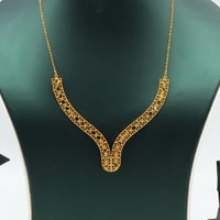 طقم ذهب الديور عيار 21 وزن 5.3جرام بتصميم هندسي ان...