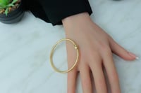 كلكشن أساور ذهب مطاطية بتصميم عصرى عيار 18 وزن 6.5...