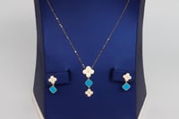 طقم ذهب فان كليف فخم بتصميم الماسي ملون عيار 18