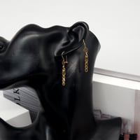 حلق ذهب ناعم عيار 21 تصميم شومية وزن 2.6 جرام