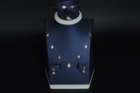 طقم ذهب البوشرون تصميم الماسي عيار 18 وزن 3.6 جرام