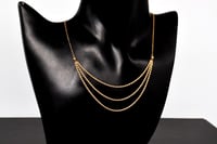 سلسال المبروم ثلاثة دور عيار 21 وزن 2.25 جرام