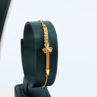 طقم ذهب مميز عيار 21 وزن 7.99 جرام بتصميم ناعم مع...