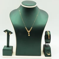 طقم ذهب البوشرون تصميم الماس عيار 18 وزن 4.85 جرام