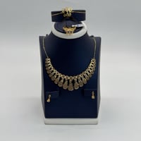 طقم طوق عيار 21 وزن 10.3 جرام