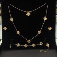 طقم ذهب الفان كليف خمس وردات عيار 21 وزن 17.9 جرام