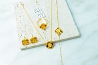 طقم فانكليف بتصميم حصري عيار 21 وزن 8.8 جرام