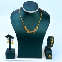 طقم ذهب تصميم الوردة عيار 21 وزن 12.1 جرام