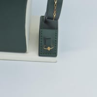 طقم ذهب عيار 21 وزن 2.77 جرام