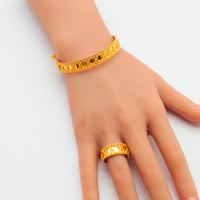 سوارة مع خاتم ذهب ديور عيار 21 وزن 19.66 جرام بتصم...