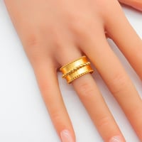 سوارة مع خاتم ذهب عيار 21 وزن 12.2 جرام بتصميم طبق...