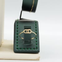 طقم ذهب عيار 18 ناعم وزن 2 جرام بإطلالة أنيقة ناعم...