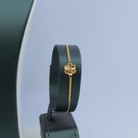 طقم ذهب عيار 21 مميز بتصميم ثلاثة دور وزن 6.52 جرا...