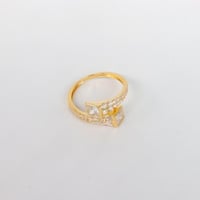 خاتم ذهب مارلي تصميم الماسي عيار 18 ( ازرق - ابيض...