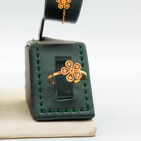 طقم ذهب ناعم عيار 21 وزن 3.54 جرام بتصميم زهري