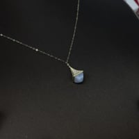 سلسال مارلي حجم صغير باللون السماوي ذهب عيار 18 وز...